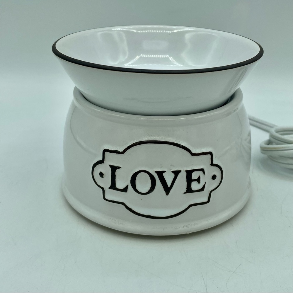 Scentsy LOVE Elements Warmer Retired Collection SCE-26982 White Tested Works - Picture 1 of 9